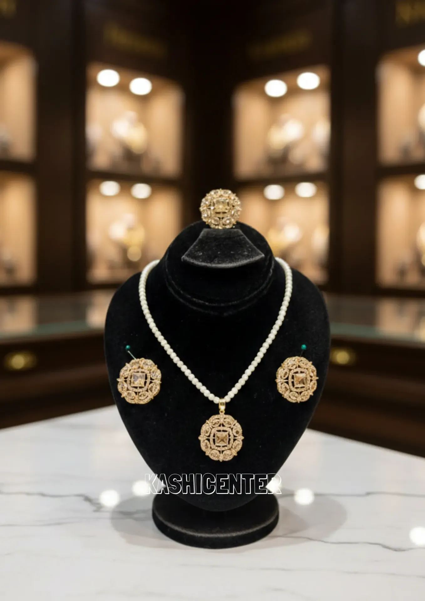PENDENT NECKLESS